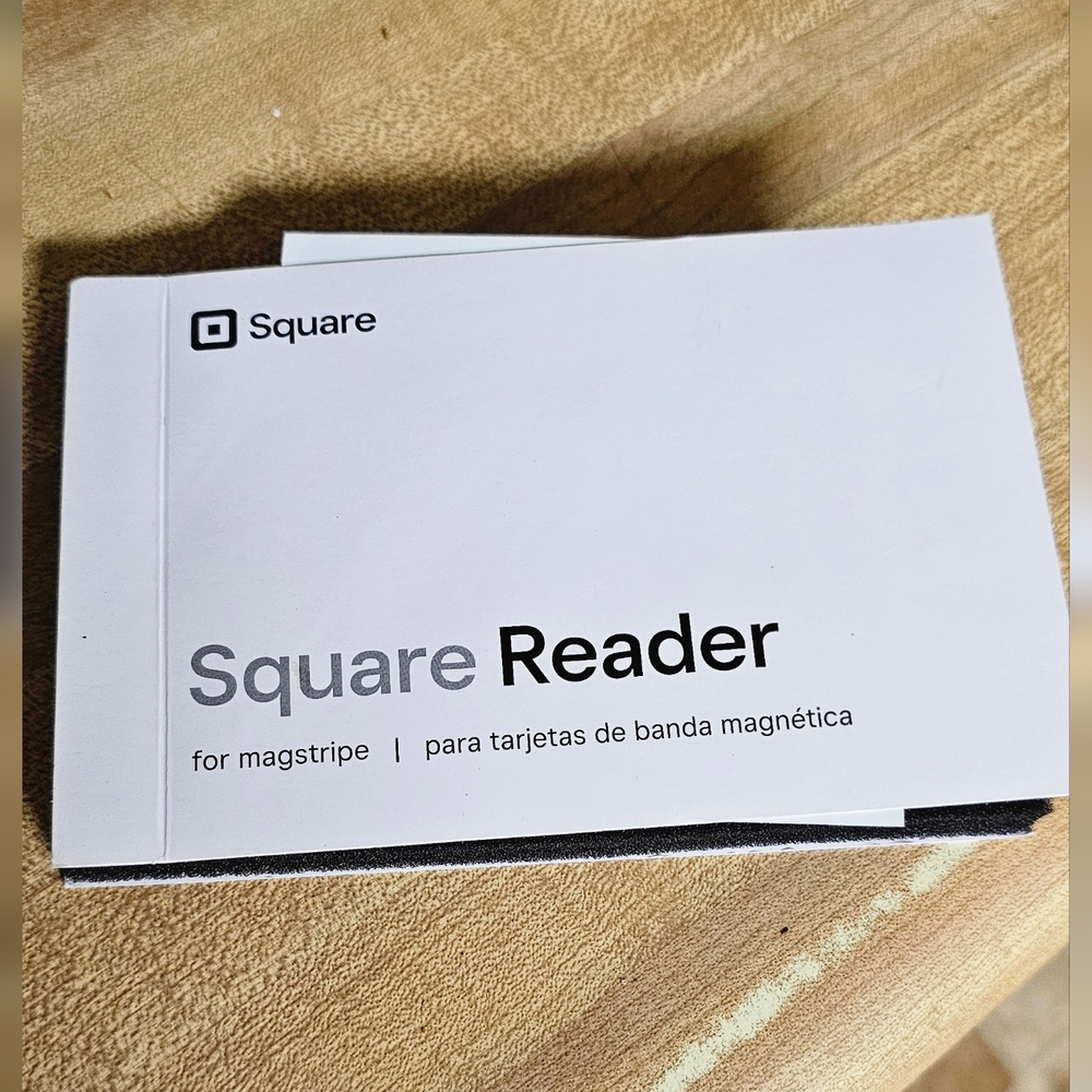Square Up On The Go Card Reader ; Phone Attachment.